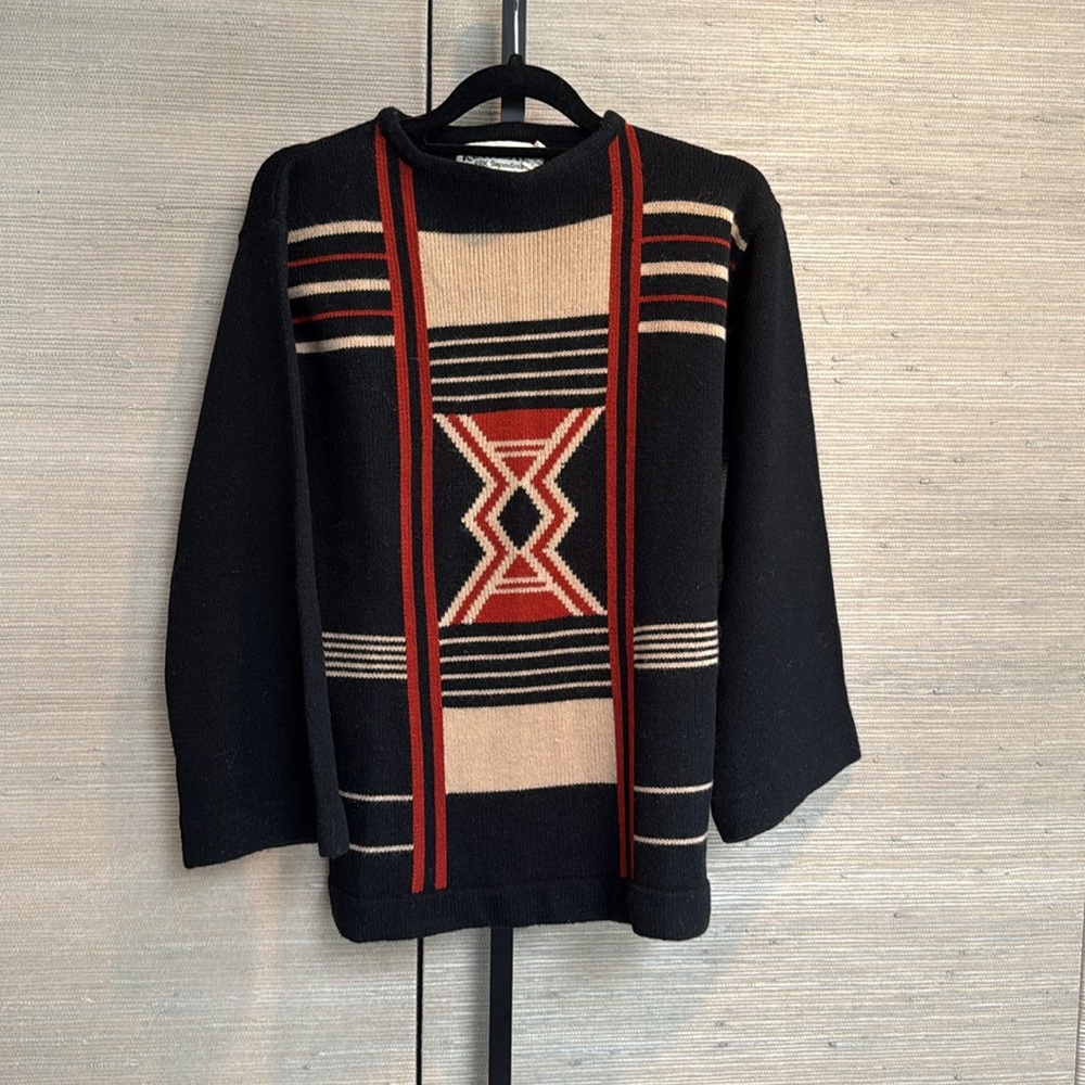 Vintage!! Black and Red Geometric Pattern Sweater